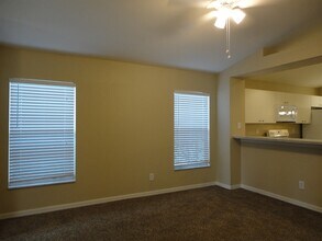 11424 Crestlake Village Dr in Riverview, FL - Building Photo - Building Photo