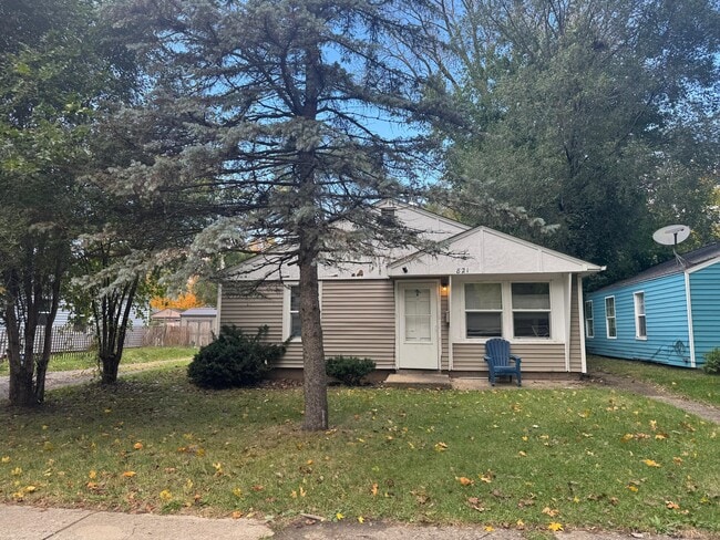 property at 821 Roosevelt St