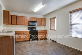 124 Pointe Loop in Cibolo, TX - Building Photo - Building Photo