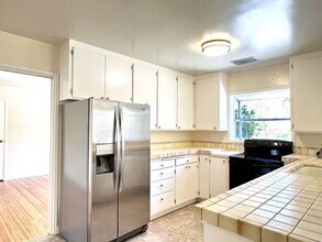 25 Sea Way in San Rafael, CA - Building Photo - Building Photo