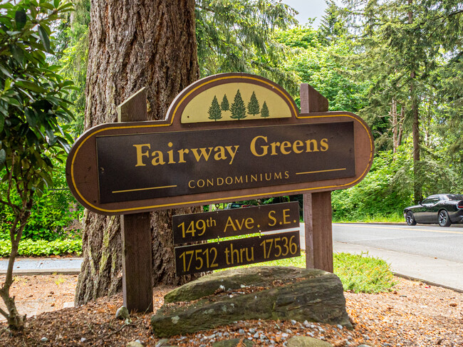 Fairway Green Condos in Renton, WA - Foto de edificio - Building Photo