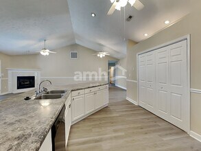 209 Jones Rd in Taylors, SC - Foto de edificio - Building Photo