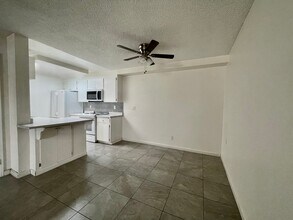 32502 Cathedral Canyon Dr, Unit 75 in Cathedral City, CA - Foto de edificio - Building Photo
