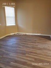 2467 W AUER Ave in Milwaukee, WI - Building Photo - Building Photo