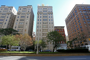 823 Park Ave in New York, NY - Foto de edificio - Building Photo