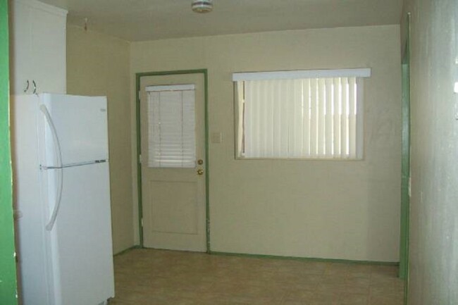 property at 403 W Howe St