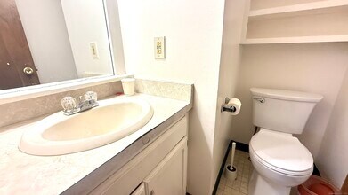 9 St Marc Cir in South Windsor, CT - Building Photo - Building Photo
