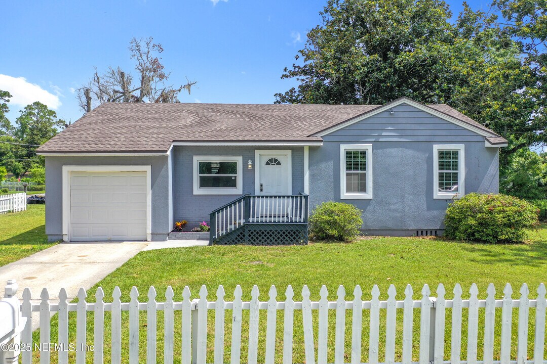 5359 Kingsbury St in Jacksonville, FL - Building Photo