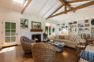 4015 Lago Dr in Santa Barbara, CA - Building Photo - Building Photo