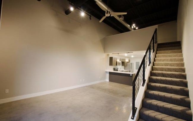 38th St Lofts in Omaha, NE - Foto de edificio - Building Photo