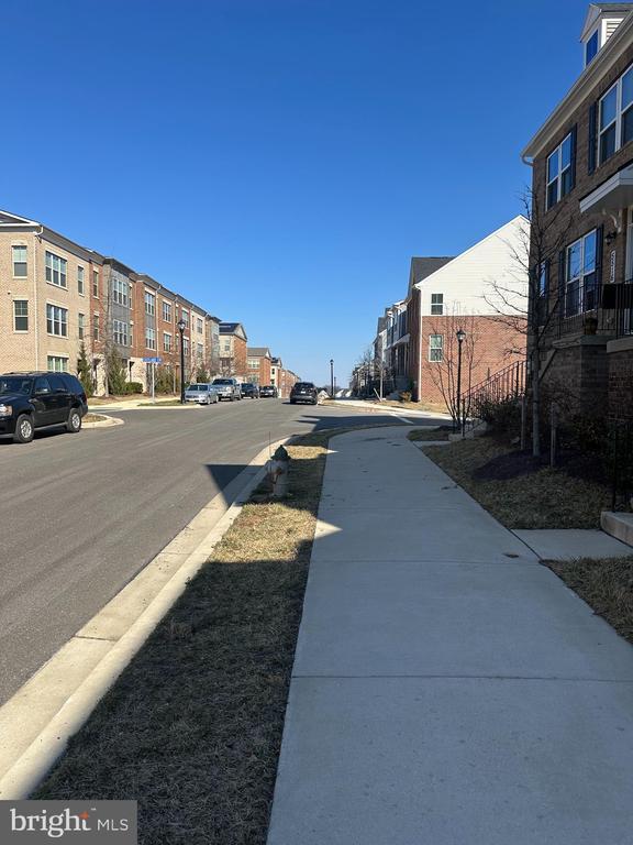 property at 5516 Manor Park Dr