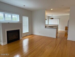 80 Vanderbilt Ave in Saratoga Springs, NY - Building Photo - Building Photo