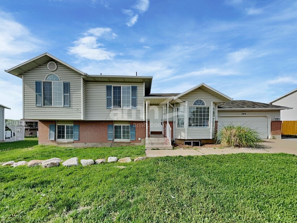 360 W 1900 S in Clearfield, UT - Building Photo