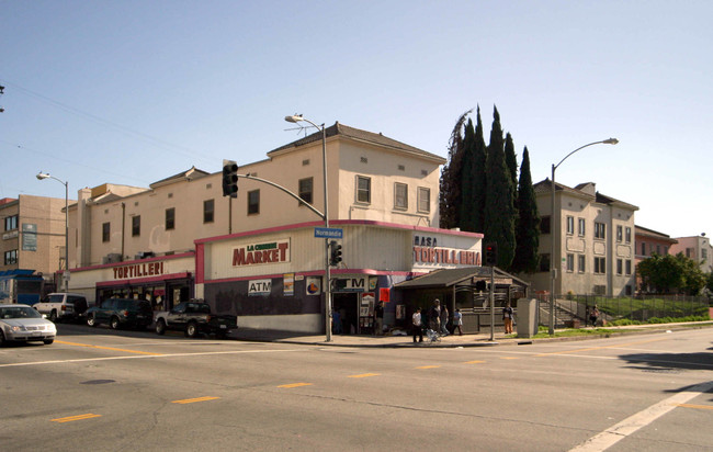 La Cumbre Market in Los Angeles, CA - Building Photo - Building Photo