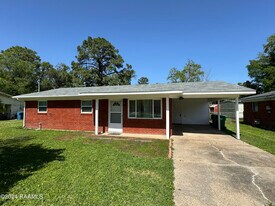 305 Alice Dr in Lafayette, LA - Building Photo