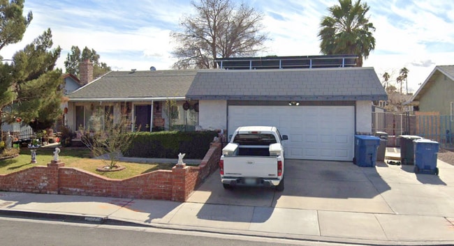6401 Hummingbird Ln