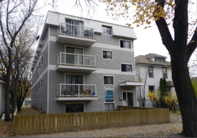 Capricorn Apartments