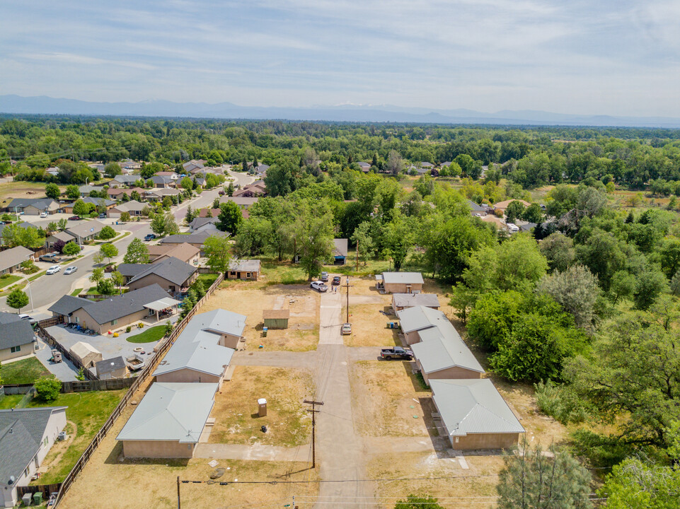 2621 Sha Val Plz in Redding, CA - Building Photo