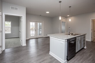 Marion Lofts in Marion, IA - Foto de edificio - Interior Photo