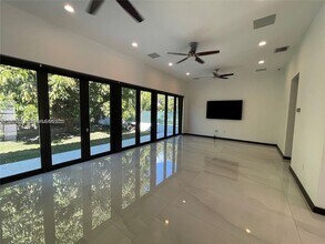 1233 SW 17th Terrace in Miami, FL - Building Photo - Building Photo