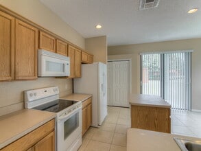 671 Hardwood Cir in Orlando, FL - Foto de edificio - Building Photo