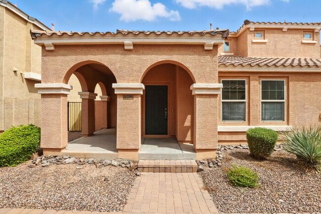 2240 S Buckaroo Trail in Gilbert, AZ - Building Photo - Building Photo