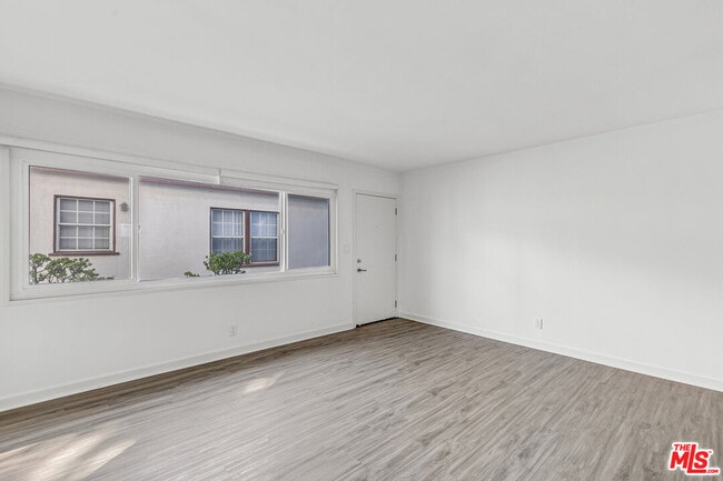 1323 11th St in Santa Monica, CA - Foto de edificio - Building Photo