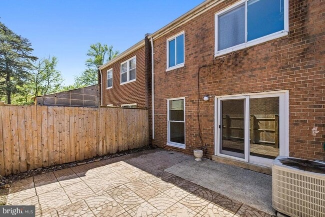 property at 218 Stevenson Sq S