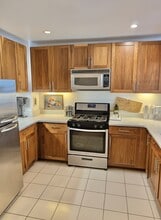 20 Newport Pky, Unit 1803 in Jersey City, NJ - Foto de edificio - Building Photo