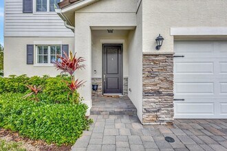 92 Palmetto Ln, Unit A in Royal Palm Beach, FL - Building Photo - Building Photo