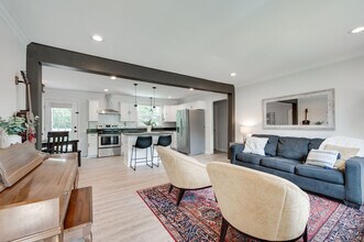 5011 Lewisdale Ct in Nashville, TN - Foto de edificio - Building Photo