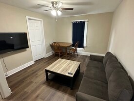 447 Buffalo St, Unit 447.5 in Conneaut, OH - Building Photo