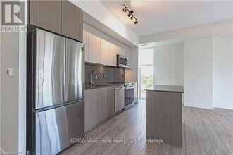 133-B0133 Bronte Rd in Oakville, ON - Building Photo - Building Photo
