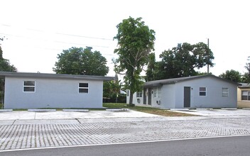 309 Phippen Waiters Rd in Dania Beach, FL - Building Photo - Building Photo