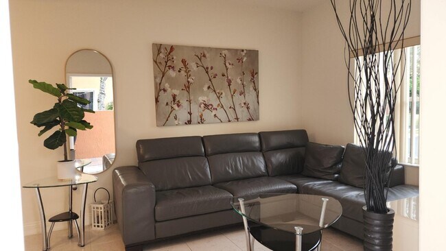 4929 Windward Way in Fort Lauderdale, FL - Building Photo - Building Photo