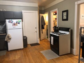 2816 N Fratney St, Unit 2 in Milwaukee, WI - Building Photo - Building Photo