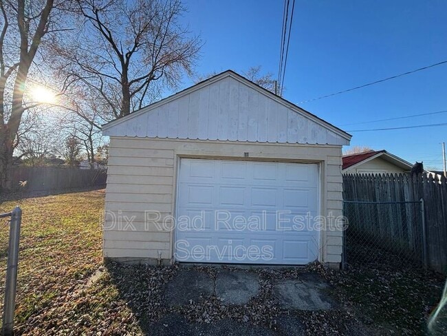 111 Forestwood Ave in Vandalia, OH - Building Photo - Building Photo