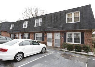 Calhoun Arms Apartments in Pendleton, SC - Building Photo - Building Photo