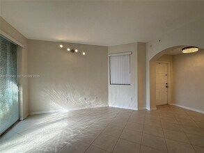 8936 W Flagler St in Miami, FL - Building Photo - Building Photo
