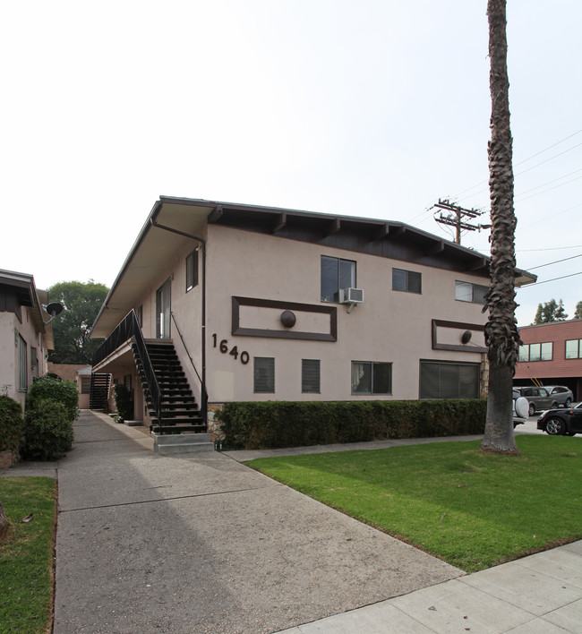 1640 Lake St in Glendale, CA - Foto de edificio - Building Photo