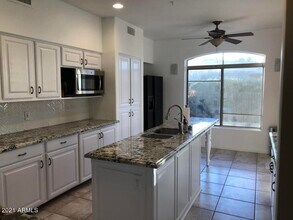 8180 E Shea Blvd in Scottsdale, AZ - Building Photo - Building Photo