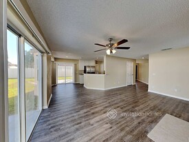 2821 Berkshire Cir in Kissimmee, FL - Foto de edificio - Building Photo