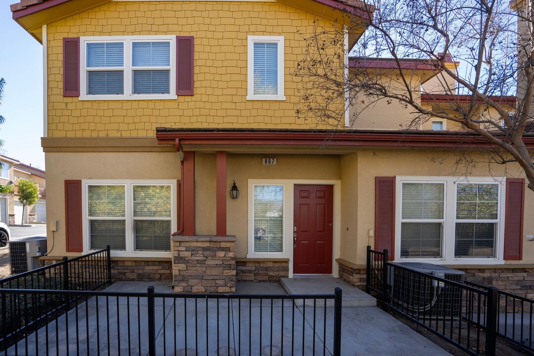 1510 Orange Ave in Redlands, CA - Building Photo