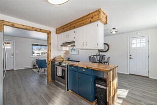 952 S Garland Way in Lakewood, CO - Building Photo