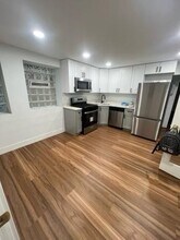 2325 W Rice St in Chicago, IL - Building Photo - Building Photo