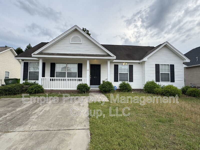 211 Hamilton Place Rd in Columbia, SC - Building Photo