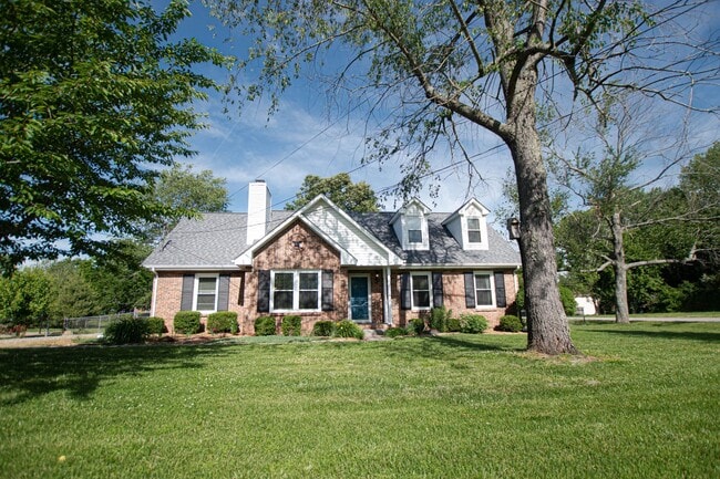 property at 2212 Jan Dr