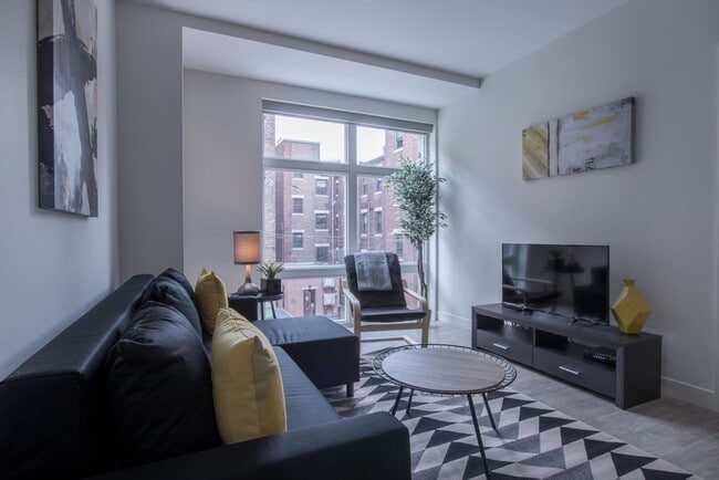 900 Beacon St in Boston, MA - Building Photo - Building Photo