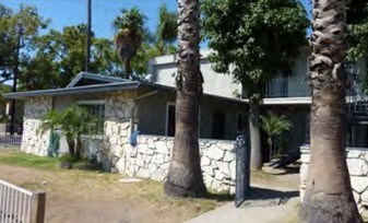 425-427 W Washington Ave in Santa Ana, CA - Building Photo