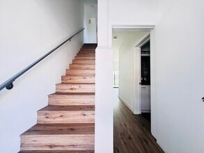 4576 Oakwood Ave, Unit 4576 in Los Angeles, CA - Building Photo - Building Photo